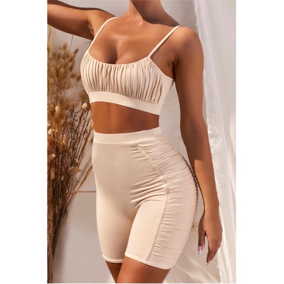 Cream Ruffled Shorts Set - Picture 2 of 7